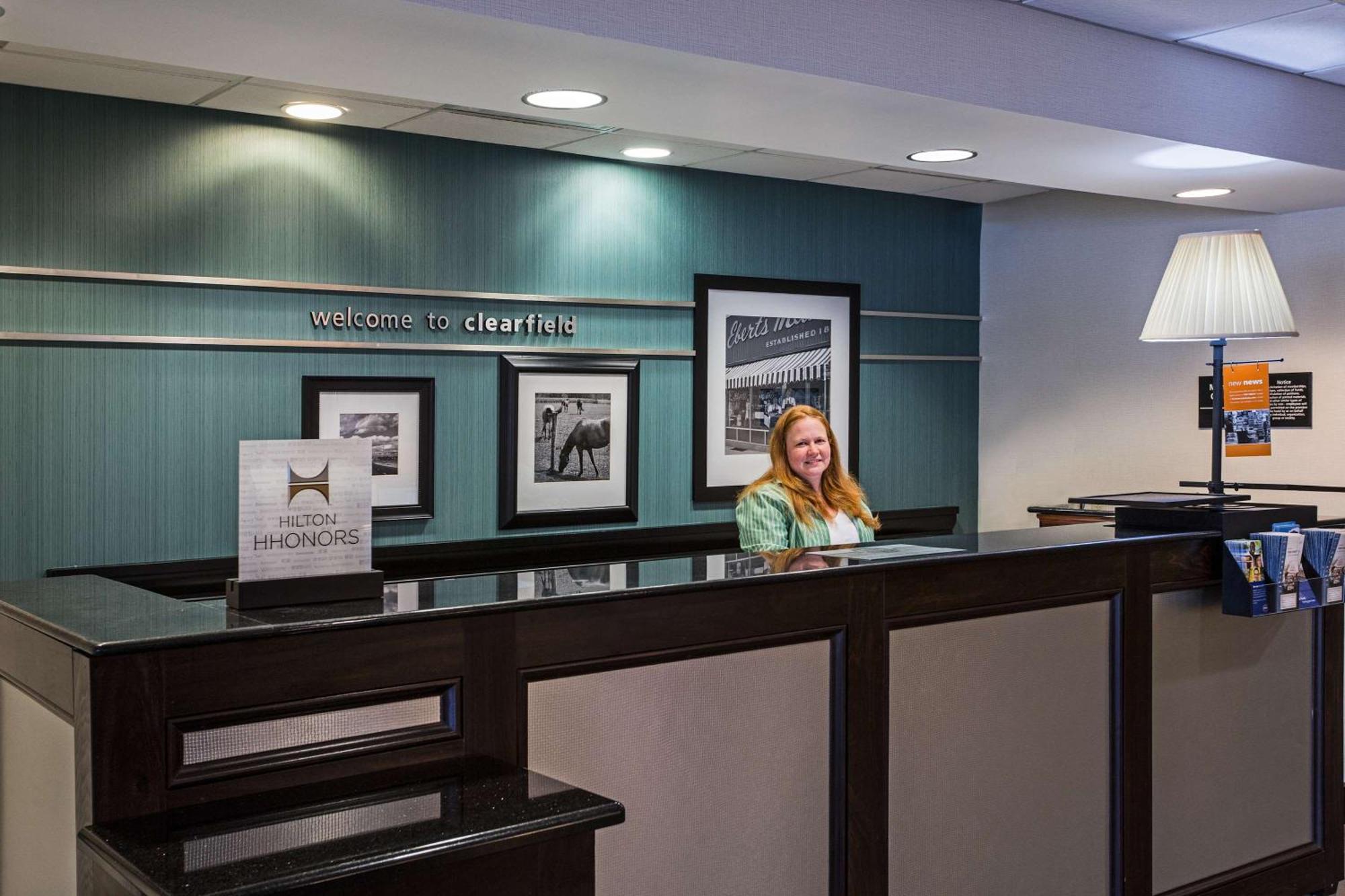 Hampton Inn Clearfield Exteriör bild